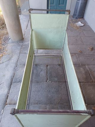 Lettino vintage metallo verde chiaro