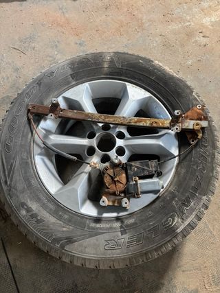 Llanta con neumatico para Nissan Navara Elevalunas