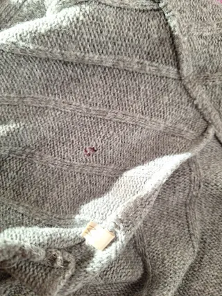 Chaqueta de punto con capucha y cinturón