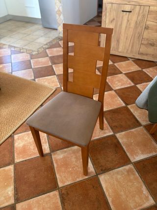 Sillas de comedor de madera y tela