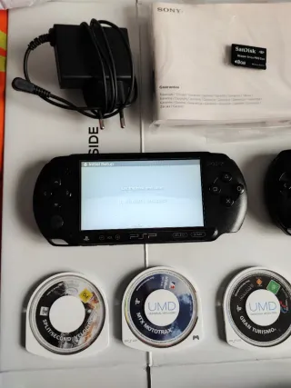 Pack 2 PSP + 5 Jogos + Acessórios + Cartão de Memó