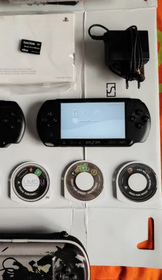 Pack 2 PSP + 5 Jogos + Acessórios + Cartão de Memó
