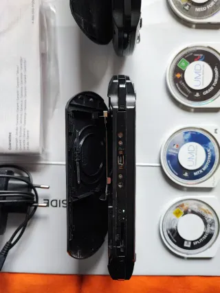 Pack 2 PSP + 5 Jogos + Acessórios + Cartão de Memó