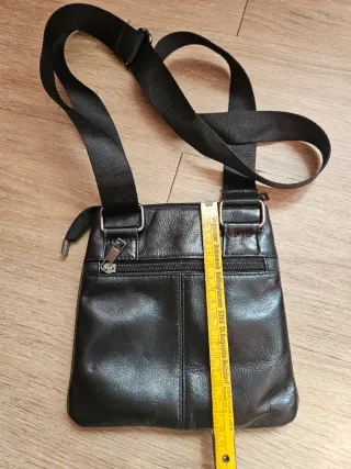 Bolso bandolera negro piel