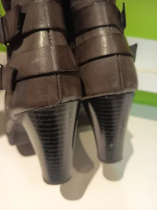 Botines marrones con tacón