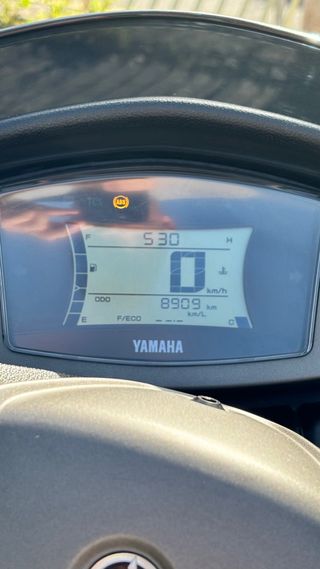 Yamaha NMAX 125 Scooter Negra y Gris