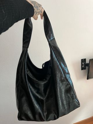 Bolso grande cuero sintético negro