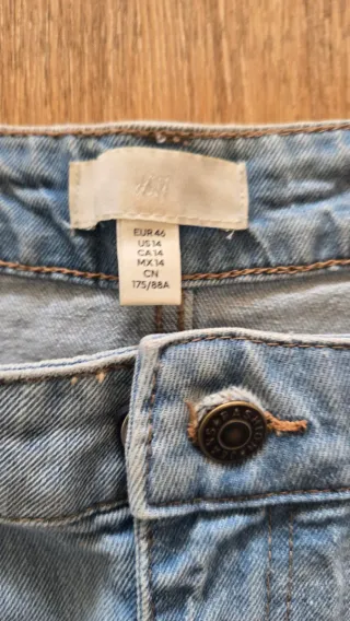 Vaqueros cortos H&M desgastados