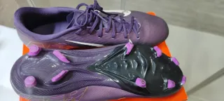 Botas Fútbol Nike Mercurial Mbappe . Talla 43