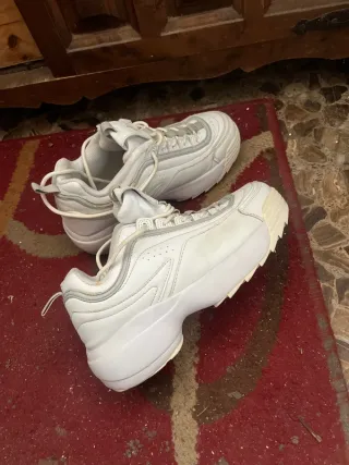 Zapatillas deportivas blancas