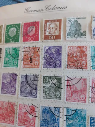 Álbum de sellos antiguos colonias Africa Asia