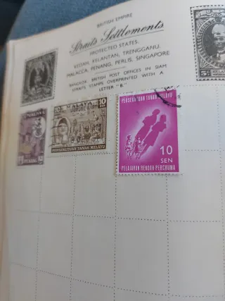 Álbum de sellos antiguos colonias Africa Asia