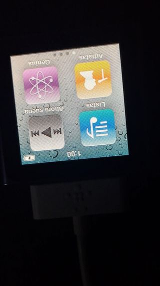 Apple iPod Nano 6ta Gen 8GB Plata