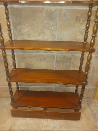 Estantería de madera con 5 baldas y 2 cajones