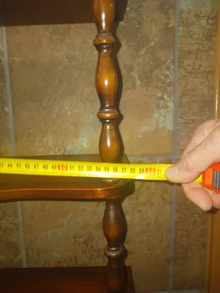 Estantería de madera con 5 baldas y 2 cajones