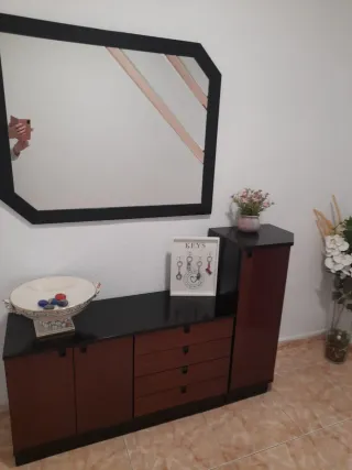Mueble de entrada con espejo