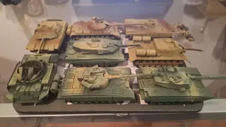 Lotto di 7 modelli di carri armati in scala 1:72