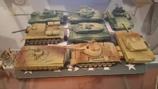 Lotto di 7 modelli di carri armati in scala 1:72