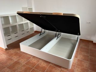 Canapé abatible blanco y colchón Flex