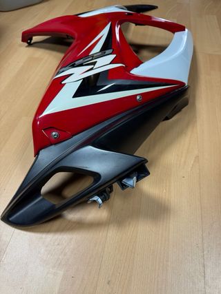 Suzuki GSXR 600 K7 Carenado Lateral Dañado