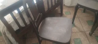 Silla antigua de madera