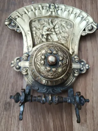 Tintero antiguo latón con querubín