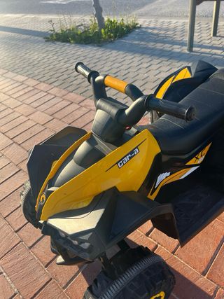 Quad infantil amarillo y negro