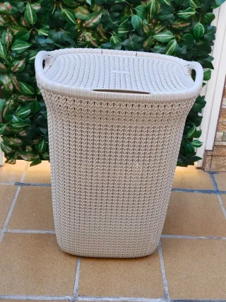 Cubo de ropa sucia beige