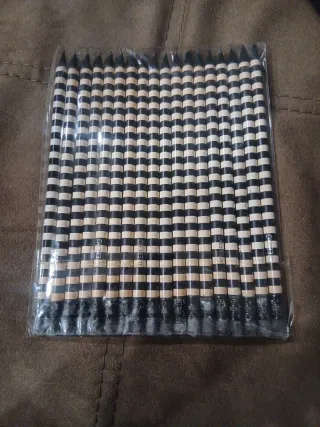 18 Matite Nuove a Righe Nere e Bianche