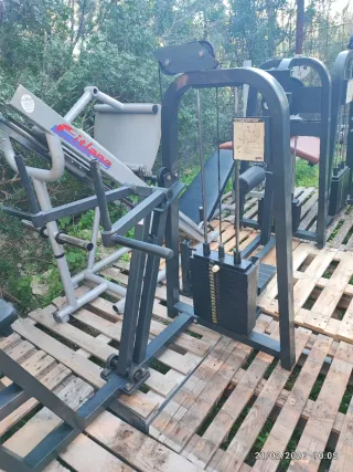 Máquina dorsal sentado Adan Sport. Está en Ibiza