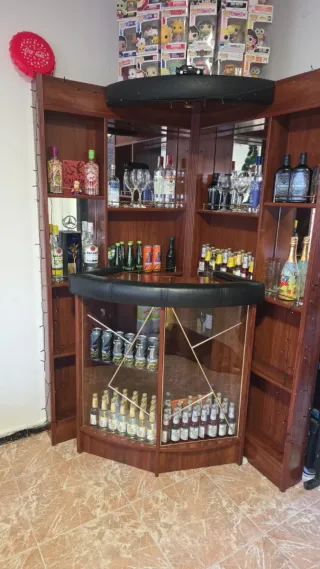 Mueble Bar Madera y Cuero