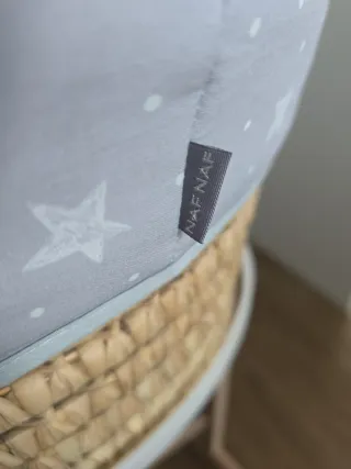 Moisés mimbre con base madera