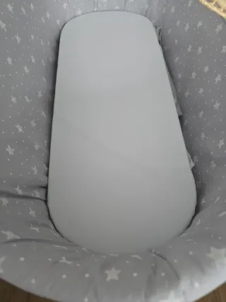 Moisés mimbre con base madera