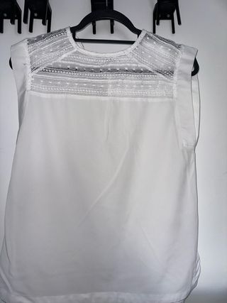 Blusa blanca con encaje – Sin mangas