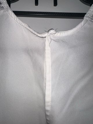 Blusa blanca con encaje – Sin mangas