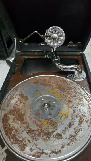 Gramola Toca Discos Antigua