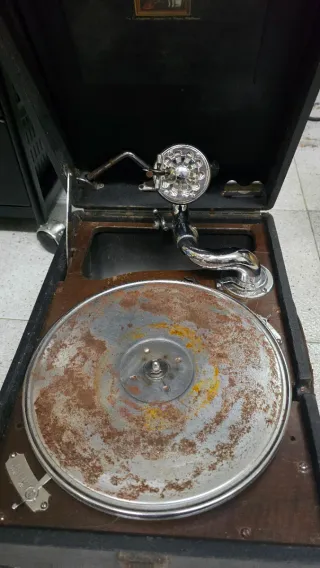 Gramola Toca Discos Antigua