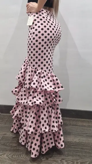 Falda flamenca rosa lunares volantes
