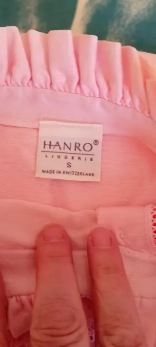 Camisón rosa con cuello volante