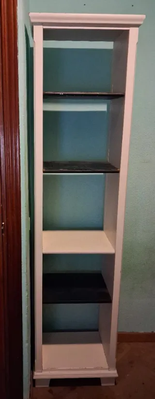 Estantería Ikea Blanca y Negra