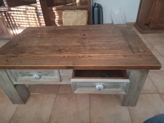 Mesa de centro rústica de madera
