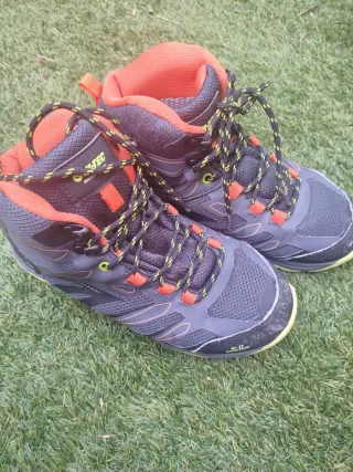 Botas de montaña Hi-Tec