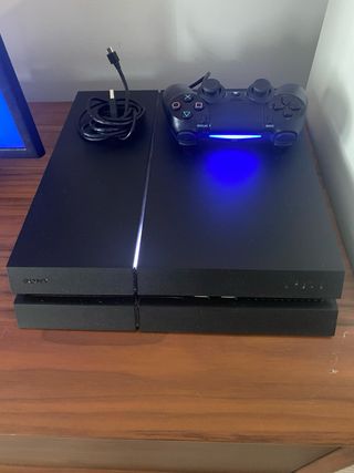 PS4 1TB + Mando + Uncharted 4 + Caja + Cables
