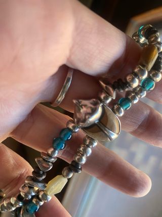 Pulsera UNO de 50 unisex color plata y multicolor.