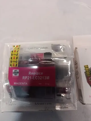 Cartuchos de tinta Magenta LC3213M
