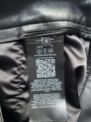 Shorts efecto polipiel negros Guess