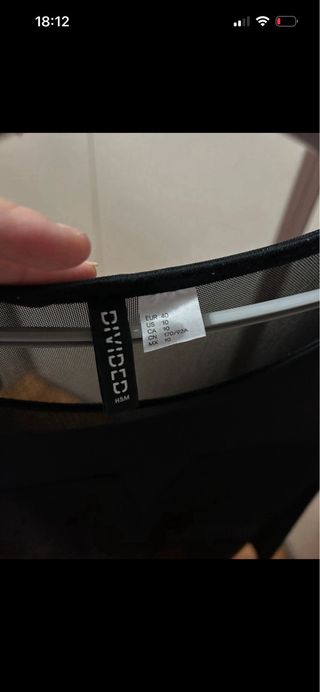 Vestido negro elegante para evento