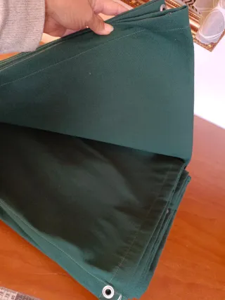 Lona de toldo con anillas