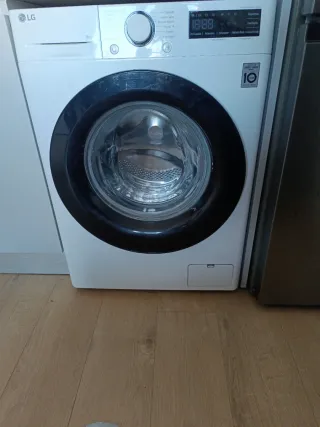 Lavadora LG 9kg Direct Drive casi nueva