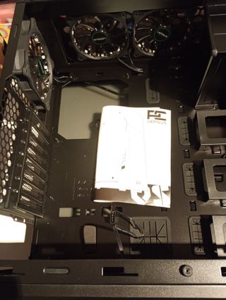 VERSUS TORRE gamínG 5 ventiladores RGB